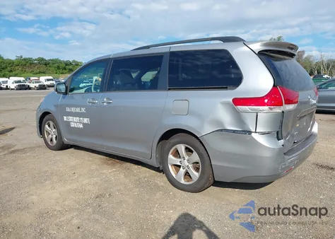 2013 Toyota Sienna Le V6 8 Passenger из США, поврежденный, VIN 5TDKK3DC9DS380130